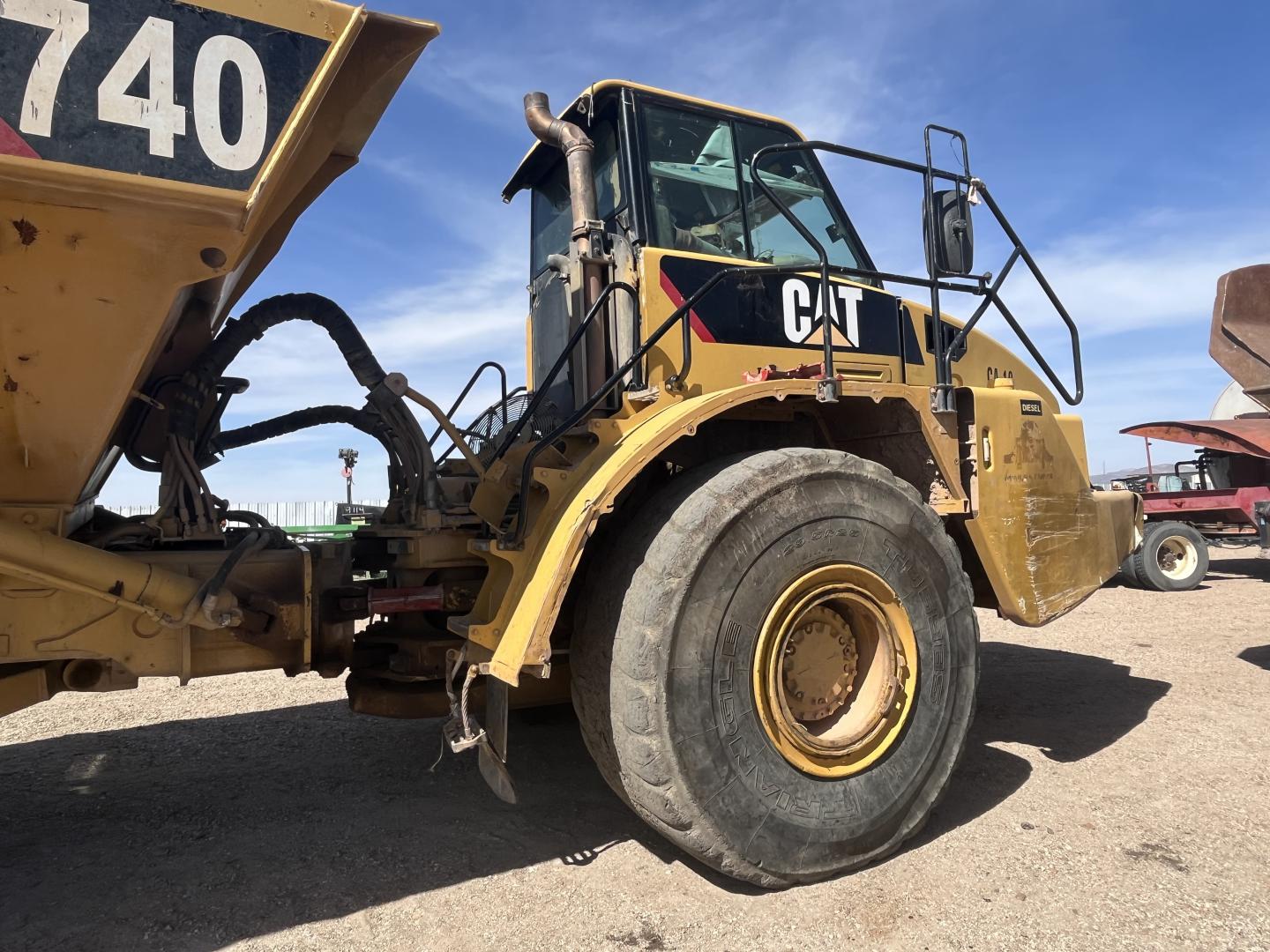 DOMPE ARTICULADO CATERPILLAR 740